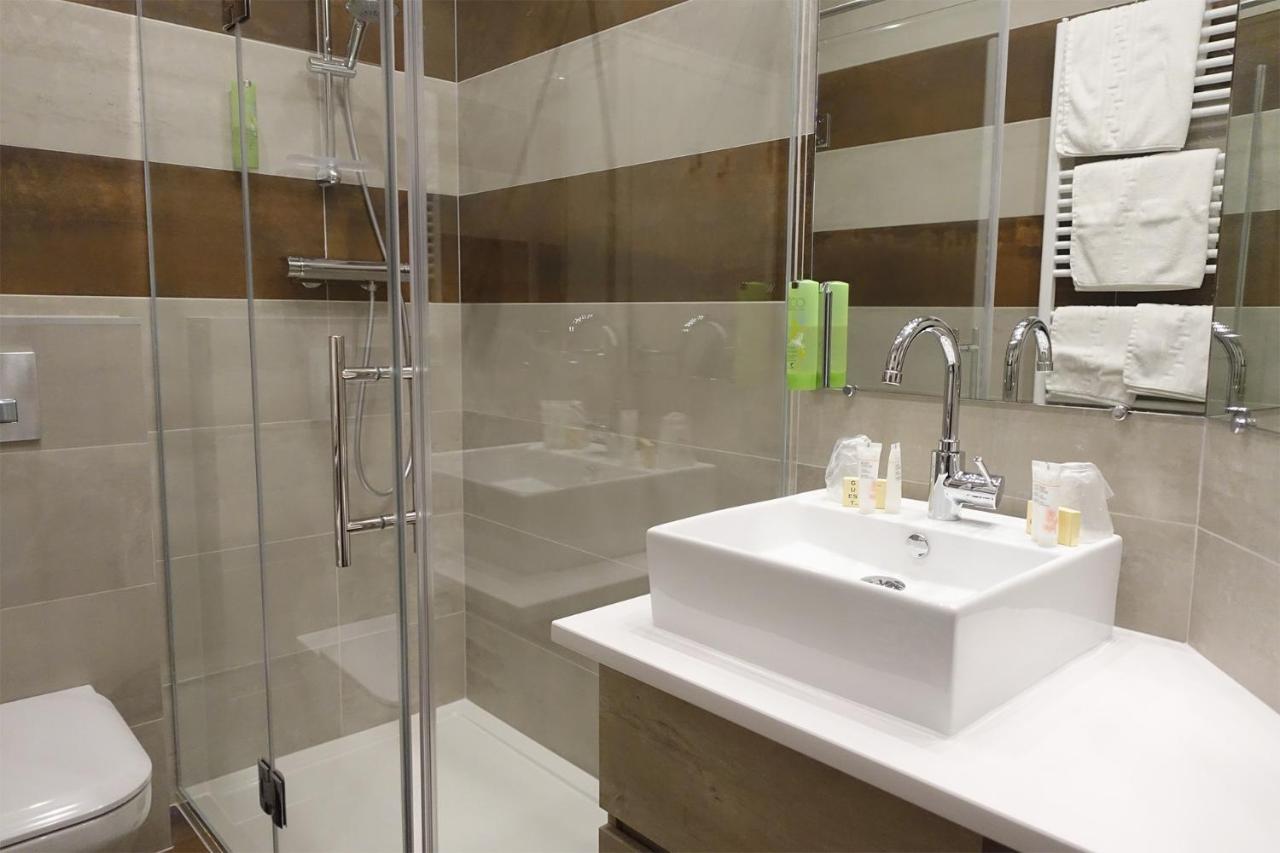 Hotel Du Parc Ath Ngoại thất bức ảnh